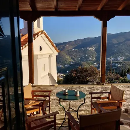 Xenia's Traditional House Hébergement de vacances Ándros