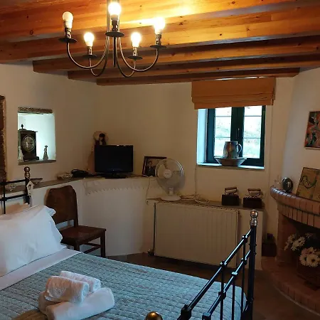Xenia's Traditional House Ándros