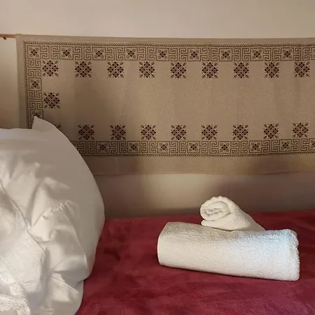 Xenia's Traditional House Hébergement de vacances *