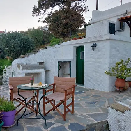 Xenia's Traditional House Hébergement de vacances Ándros